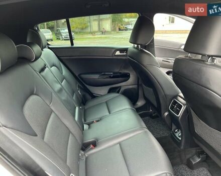 Белый Киа Sportage, объемом двигателя 1.59 л и пробегом 150 тыс. км за 17900 $, фото 92 на Automoto.ua