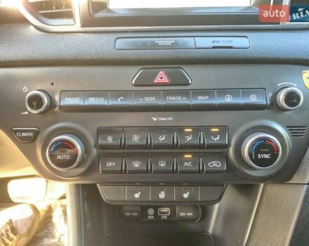 Белый Киа Sportage, объемом двигателя 2 л и пробегом 227 тыс. км за 16450 $, фото 60 на Automoto.ua