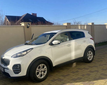 Киа Sportage 2017 в Ивано-Франковске на Automoto.ua Белый Киа Sportage, объемом двигателя 1.69 л и пробегом 210 тыс. км за 17500 $, фото 3 на Automoto.ua