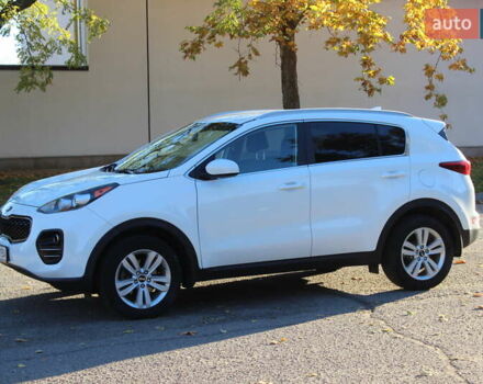 Білий Кіа Sportage, об'ємом двигуна 2 л та пробігом 222 тис. км за 13999 $, фото 1 на Automoto.ua
