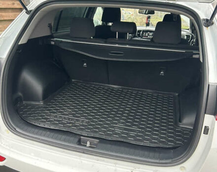 Белый Киа Sportage, объемом двигателя 2 л и пробегом 119 тыс. км за 18300 $, фото 3 на Automoto.ua