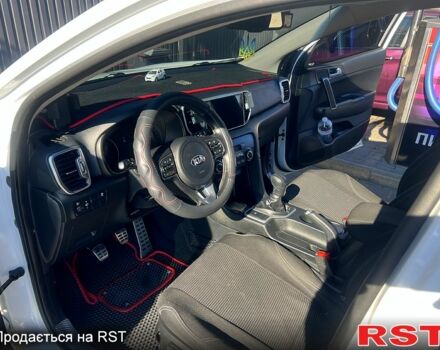 Білий Кіа Sportage, об'ємом двигуна 1.7 л та пробігом 102 тис. км за 16000 $, фото 9 на Automoto.ua