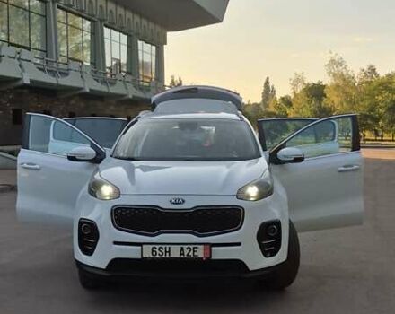 Белый Киа Sportage, объемом двигателя 2 л и пробегом 227 тыс. км за 16450 $, фото 2 на Automoto.ua
