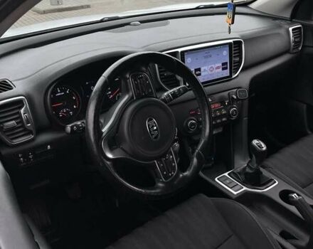 Белый Киа Sportage, объемом двигателя 1.69 л и пробегом 284 тыс. км за 15500 $, фото 9 на Automoto.ua