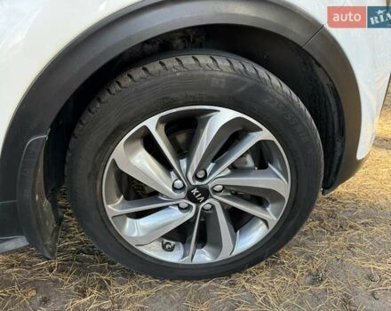 Білий Кіа Sportage, об'ємом двигуна 2 л та пробігом 88 тис. км за 19200 $, фото 16 на Automoto.ua