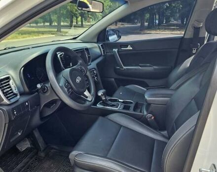 Білий Кіа Sportage, об'ємом двигуна 2 л та пробігом 134 тис. км за 18500 $, фото 8 на Automoto.ua