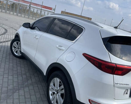 Киа Sportage 2017 в Львове на Automoto.ua Белый Киа Sportage, объемом двигателя 2 л и пробегом 195 тыс. км за 18250 $, фото 4 на Automoto.ua