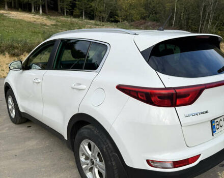 Білий Кіа Sportage, об'ємом двигуна 2 л та пробігом 142 тис. км за 17200 $, фото 3 на Automoto.ua