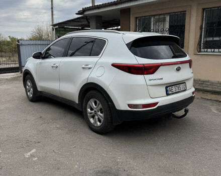Киа Sportage 2017 в Днепре (Днепропетровске) на Automoto.ua Белый Киа Sportage, объемом двигателя 1.69 л и пробегом 198 тыс. км за 14500 $, фото 23 на Automoto.ua