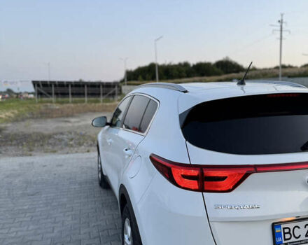 Белый Киа Sportage, объемом двигателя 1.69 л и пробегом 223 тыс. км за 15700 $, фото 2 на Automoto.ua