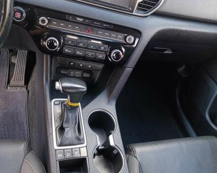 Білий Кіа Sportage, об'ємом двигуна 2 л та пробігом 173 тис. км за 15500 $, фото 12 на Automoto.ua