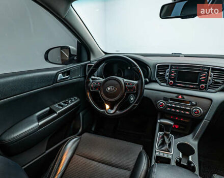 Белый Киа Sportage, объемом двигателя 2 л и пробегом 134 тыс. км за 18181 $, фото 10 на Automoto.ua