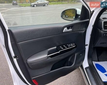 Белый Киа Sportage, объемом двигателя 1.59 л и пробегом 150 тыс. км за 17900 $, фото 57 на Automoto.ua