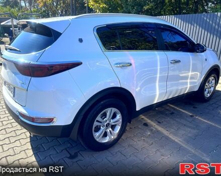 Білий Кіа Sportage, об'ємом двигуна 1.7 л та пробігом 102 тис. км за 16000 $, фото 4 на Automoto.ua