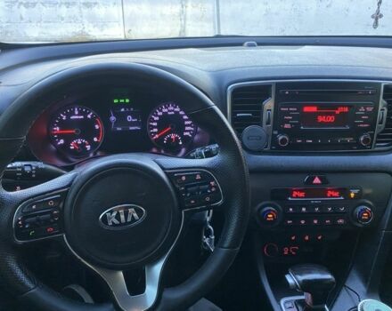 Белый Киа Sportage, объемом двигателя 1.7 л и пробегом 180 тыс. км за 16000 $, фото 8 на Automoto.ua