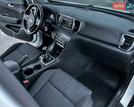 Белый Киа Sportage, объемом двигателя 1.59 л и пробегом 130 тыс. км за 14900 $, фото 33 на Automoto.ua