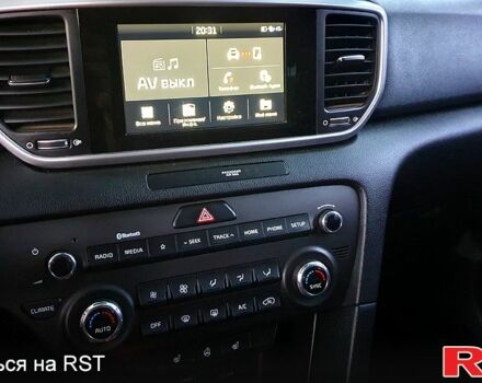 Білий Кіа Sportage, об'ємом двигуна 1.6 л та пробігом 72 тис. км за 18000 $, фото 5 на Automoto.ua