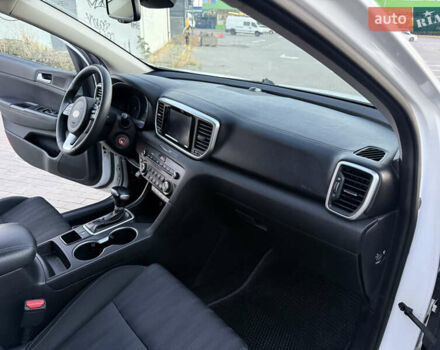 Киа Sportage 2018 в Одессе на Automoto.ua Белый Киа Sportage, объемом двигателя 1.59 л и пробегом 149 тыс. км за 14999 $, фото 22 на Automoto.ua