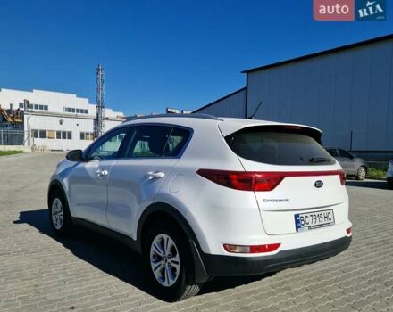 Білий Кіа Sportage, об'ємом двигуна 1.59 л та пробігом 21 тис. км за 17000 $, фото 4 на Automoto.ua