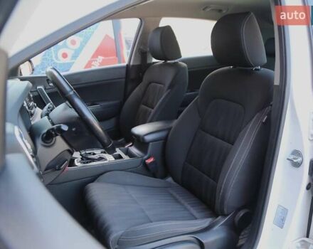 Белый Киа Sportage, объемом двигателя 1.69 л и пробегом 162 тыс. км за 17900 $, фото 8 на Automoto.ua