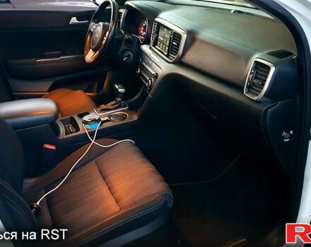 Білий Кіа Sportage, об'ємом двигуна 1.6 л та пробігом 72 тис. км за 18000 $, фото 6 на Automoto.ua