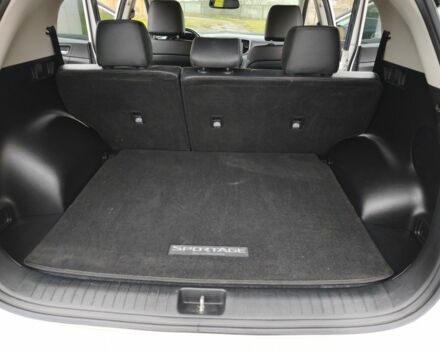 Білий Кіа Sportage, об'ємом двигуна 2.4 л та пробігом 77 тис. км за 17900 $, фото 16 на Automoto.ua