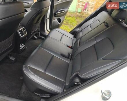 Білий Кіа Sportage, об'ємом двигуна 2.4 л та пробігом 77 тис. км за 17900 $, фото 42 на Automoto.ua