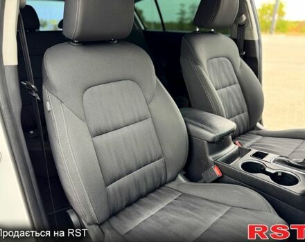 Киа Sportage 2018 в Николаеве на Automoto.ua Белый Киа Sportage, объемом двигателя 1.6 л и пробегом 82 тыс. км за 15500 $, фото 4 на Automoto.ua