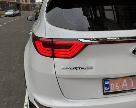 Белый Киа Sportage, объемом двигателя 1.98 л и пробегом 78 тыс. км за 18499 $, фото 12 на Automoto.ua