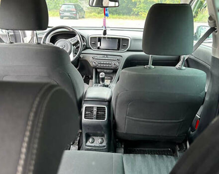 Белый Киа Sportage, объемом двигателя 1.6 л и пробегом 160 тыс. км за 16500 $, фото 9 на Automoto.ua