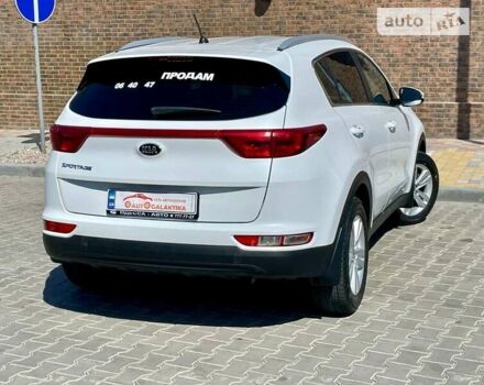 Білий Кіа Sportage, об'ємом двигуна 1.59 л та пробігом 108 тис. км за 18999 $, фото 16 на Automoto.ua