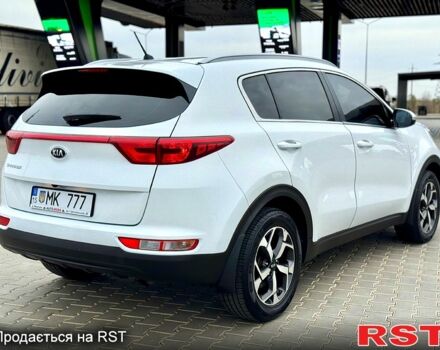 Киа Sportage 2018 в Николаеве на Automoto.ua Белый Киа Sportage, объемом двигателя 1.6 л и пробегом 82 тыс. км за 15500 $, фото 2 на Automoto.ua