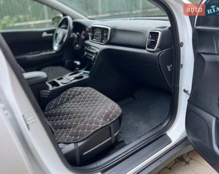 Белый Киа Sportage, объемом двигателя 1.59 л и пробегом 123 тыс. км за 16700 $, фото 16 на Automoto.ua