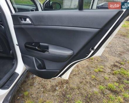 Білий Кіа Sportage, об'ємом двигуна 2.4 л та пробігом 77 тис. км за 17900 $, фото 37 на Automoto.ua