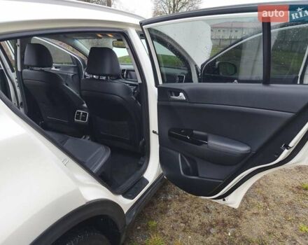 Білий Кіа Sportage, об'ємом двигуна 2.4 л та пробігом 77 тис. км за 17900 $, фото 28 на Automoto.ua