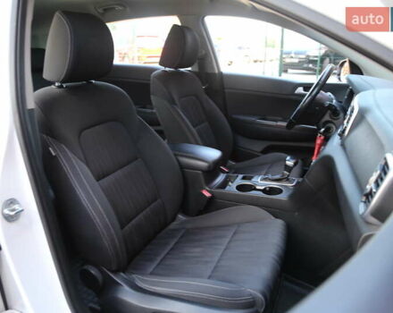 Белый Киа Sportage, объемом двигателя 1.69 л и пробегом 162 тыс. км за 17900 $, фото 11 на Automoto.ua