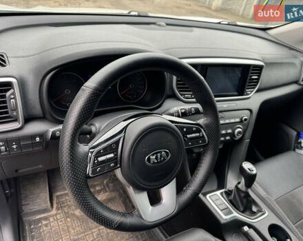 Білий Кіа Sportage, об'ємом двигуна 1.6 л та пробігом 61 тис. км за 21300 $, фото 4 на Automoto.ua