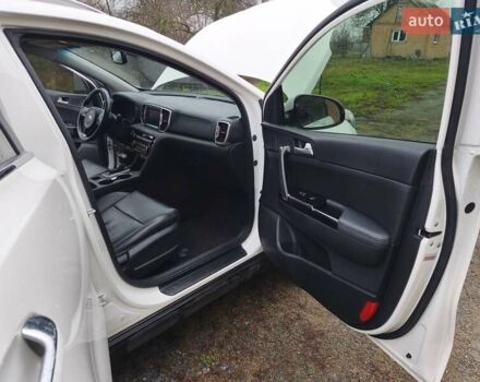 Білий Кіа Sportage, об'ємом двигуна 2.4 л та пробігом 77 тис. км за 17900 $, фото 29 на Automoto.ua