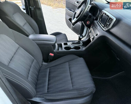 Киа Sportage 2018 в Одессе на Automoto.ua Белый Киа Sportage, объемом двигателя 1.59 л и пробегом 149 тыс. км за 14999 $, фото 23 на Automoto.ua