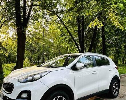 Білий Кіа Sportage, об'ємом двигуна 1.6 л та пробігом 560 тис. км за 17500 $, фото 4 на Automoto.ua