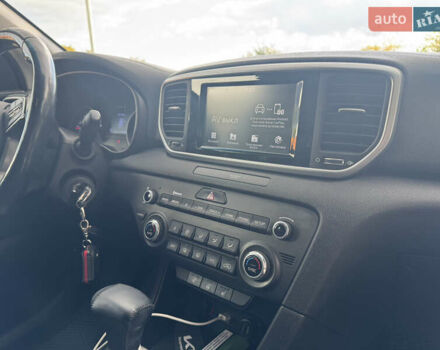 Киа Sportage 2018 в Одессе на Automoto.ua Белый Киа Sportage, объемом двигателя 1.6 л и пробегом 123 тыс. км за 18900 $, фото 17 на Automoto.ua