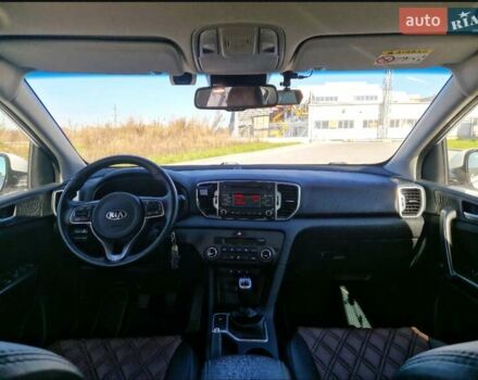 Білий Кіа Sportage, об'ємом двигуна 1.59 л та пробігом 21 тис. км за 17000 $, фото 12 на Automoto.ua