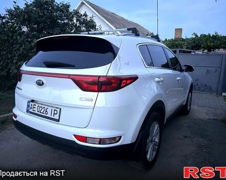 Киа Sportage 2018 в Павлограде на Automoto.ua Белый Киа Sportage, объемом двигателя 1.7 л и пробегом 99 тыс. км за 20000 $, фото 12 на Automoto.ua