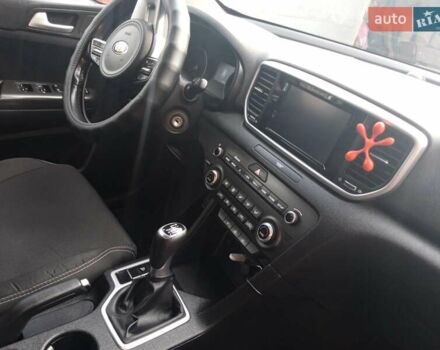 Белый Киа Sportage, объемом двигателя 1.6 л и пробегом 127 тыс. км за 16500 $, фото 7 на Automoto.ua