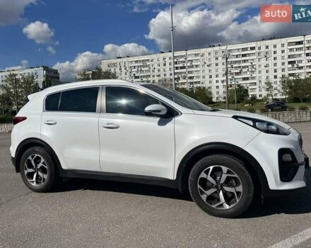Білий Кіа Sportage, об'ємом двигуна 1.59 л та пробігом 138 тис. км за 19000 $, фото 8 на Automoto.ua