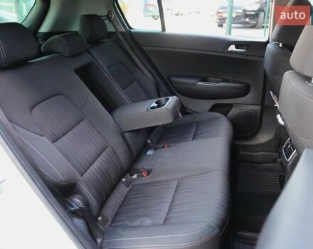 Белый Киа Sportage, объемом двигателя 1.69 л и пробегом 162 тыс. км за 17900 $, фото 10 на Automoto.ua