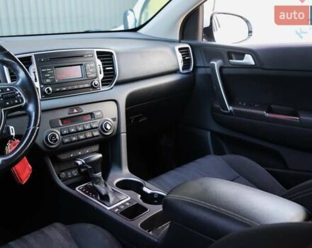 Белый Киа Sportage, объемом двигателя 1.69 л и пробегом 162 тыс. км за 17900 $, фото 14 на Automoto.ua