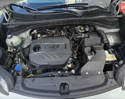 Білий Кіа Sportage, об'ємом двигуна 1.59 л та пробігом 138 тис. км за 19000 $, фото 15 на Automoto.ua