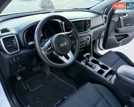 Киа Sportage 2018 в Одессе на Automoto.ua Белый Киа Sportage, объемом двигателя 1.59 л и пробегом 149 тыс. км за 14999 $, фото 16 на Automoto.ua