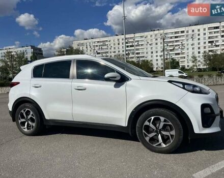 Білий Кіа Sportage, об'ємом двигуна 1.59 л та пробігом 138 тис. км за 19000 $, фото 6 на Automoto.ua